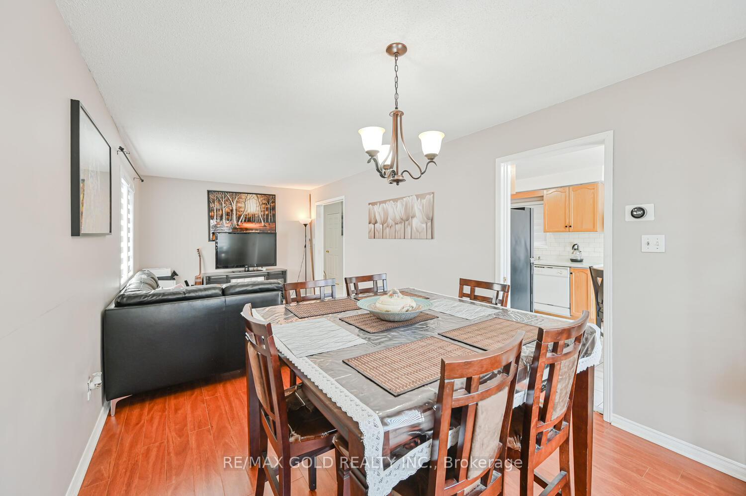 Photo 20 of 122 White Tail Crescent, Brampton, Fletcher's West — HOMEH