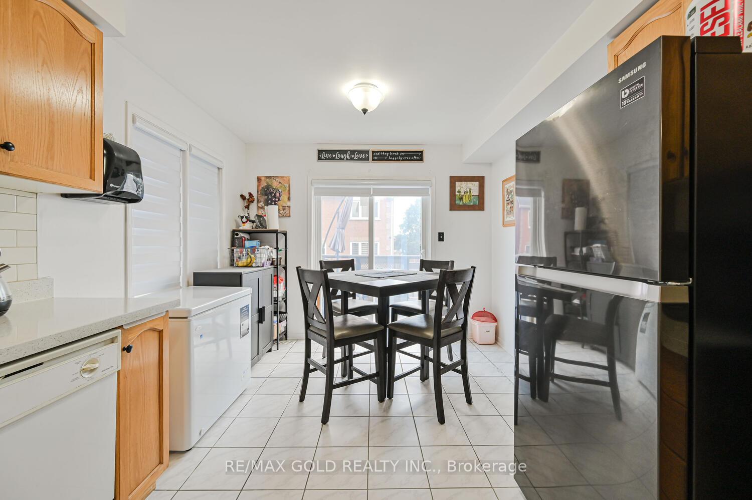Photo 32 of 122 White Tail Crescent, Brampton, Fletcher's West — HOMEH