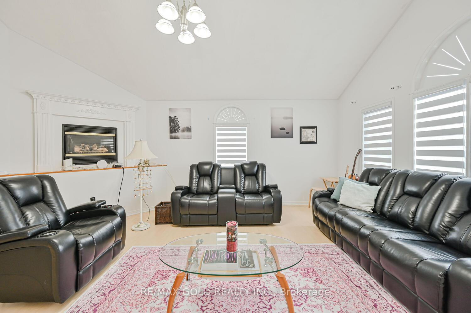 Photo 45 of 122 White Tail Crescent, Brampton, Fletcher's West — HOMEH