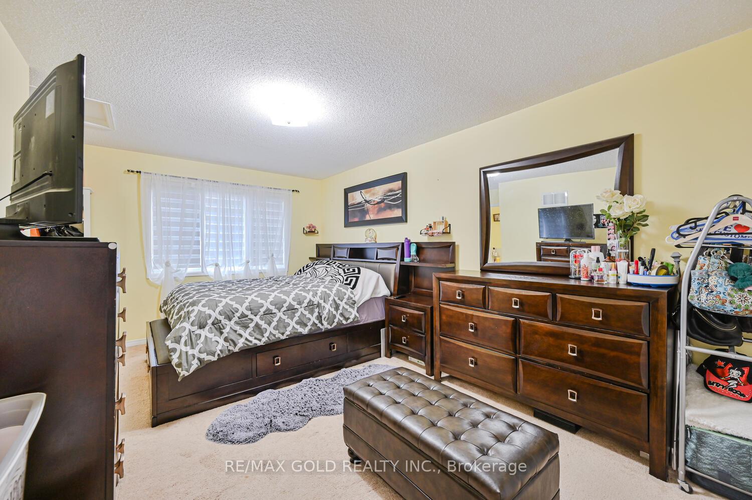 Photo 36 of 122 White Tail Crescent, Brampton, Fletcher's West — HOMEH
