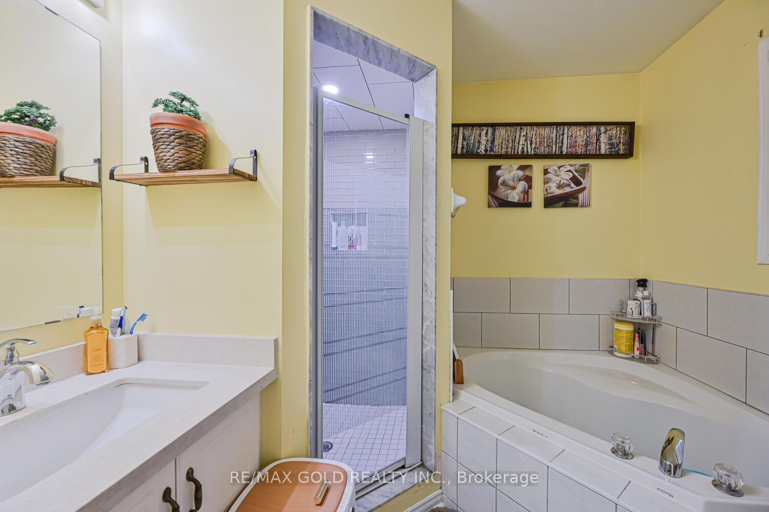 Photo 40 of 122 White Tail Crescent, Brampton, Fletcher's West — HOMEH
