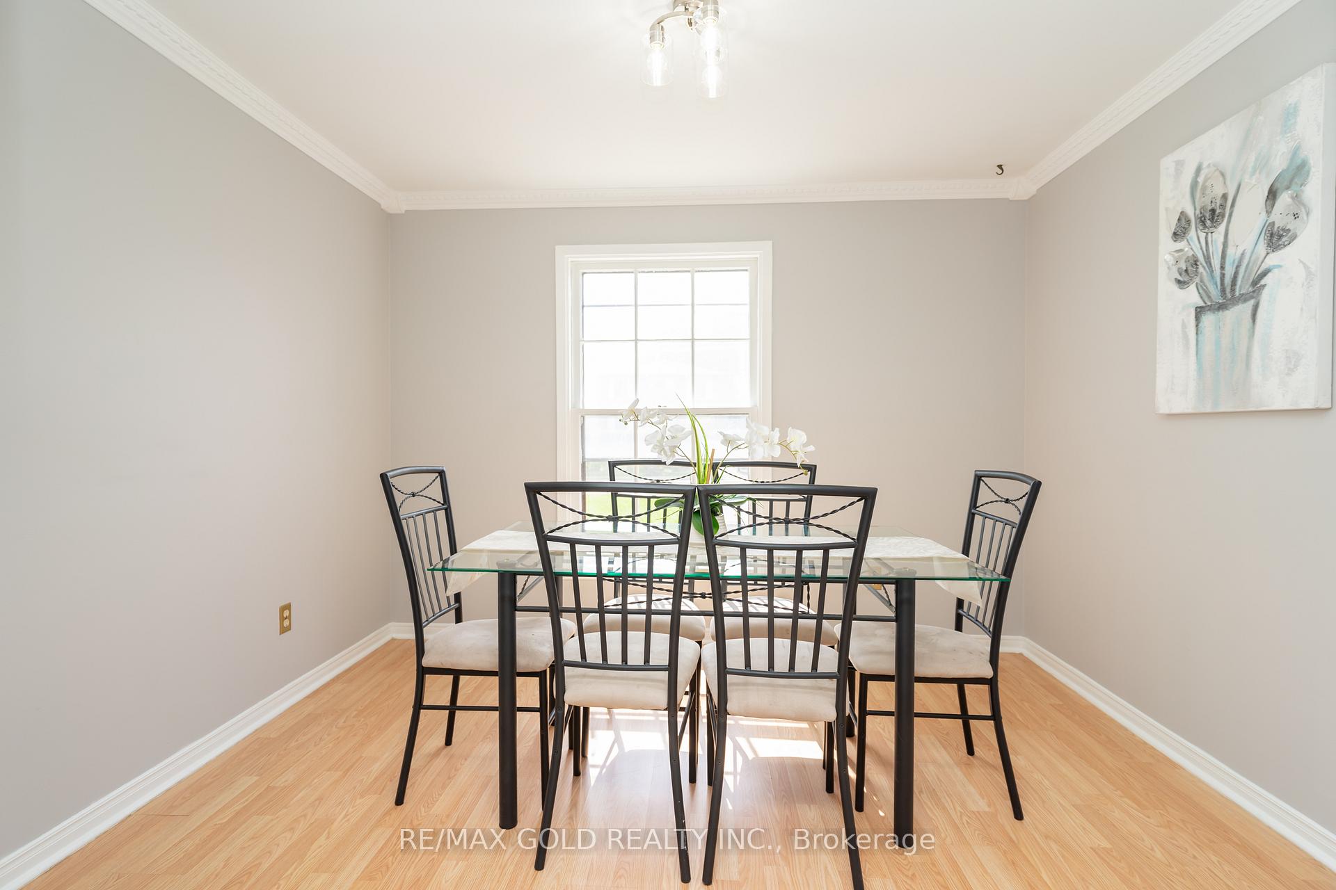 Photo 13 of 66 Danesbury Crescent, Brampton, Southgate — HOMEH