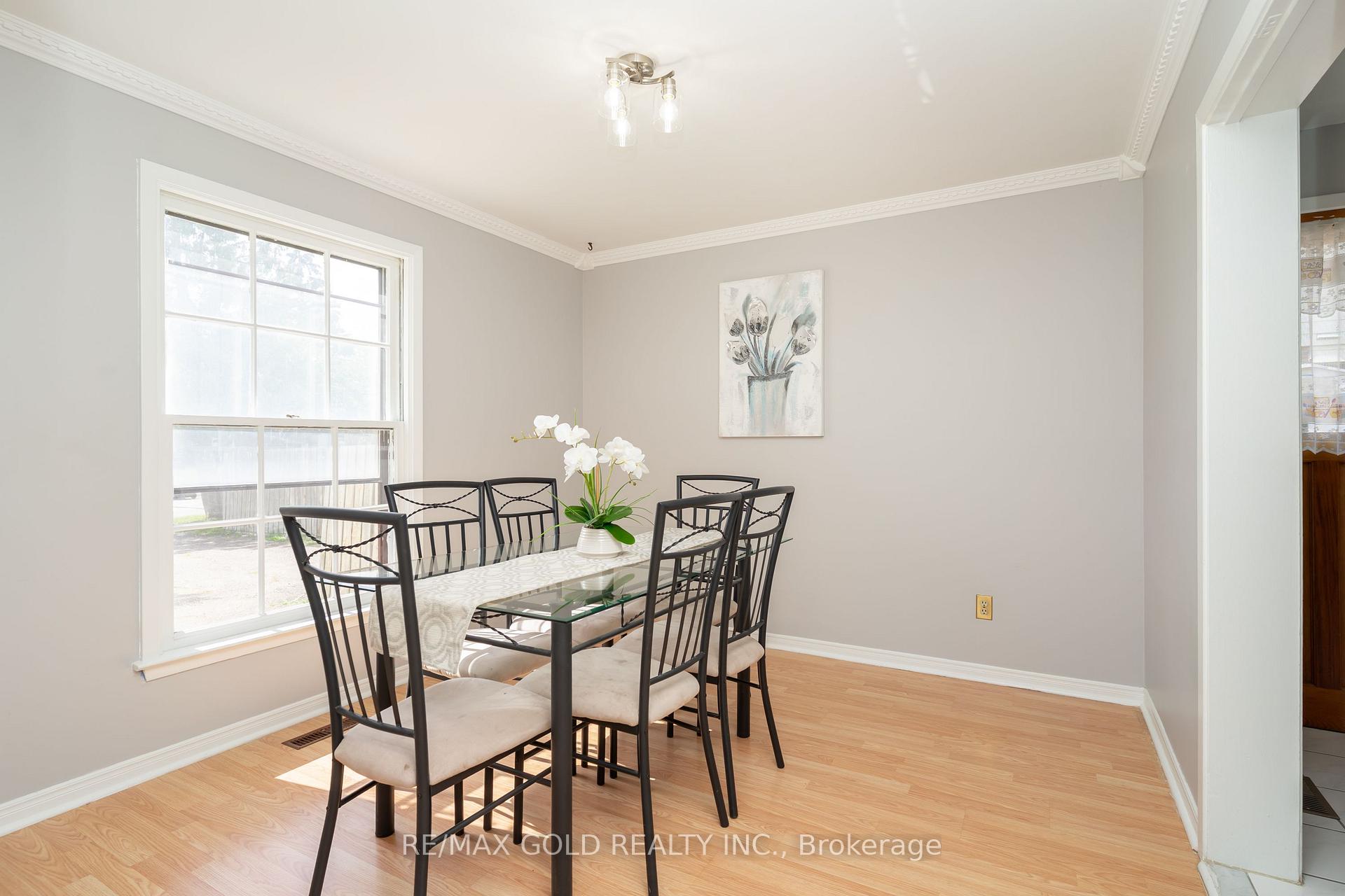 Photo 21 of 66 Danesbury Crescent, Brampton, Southgate — HOMEH