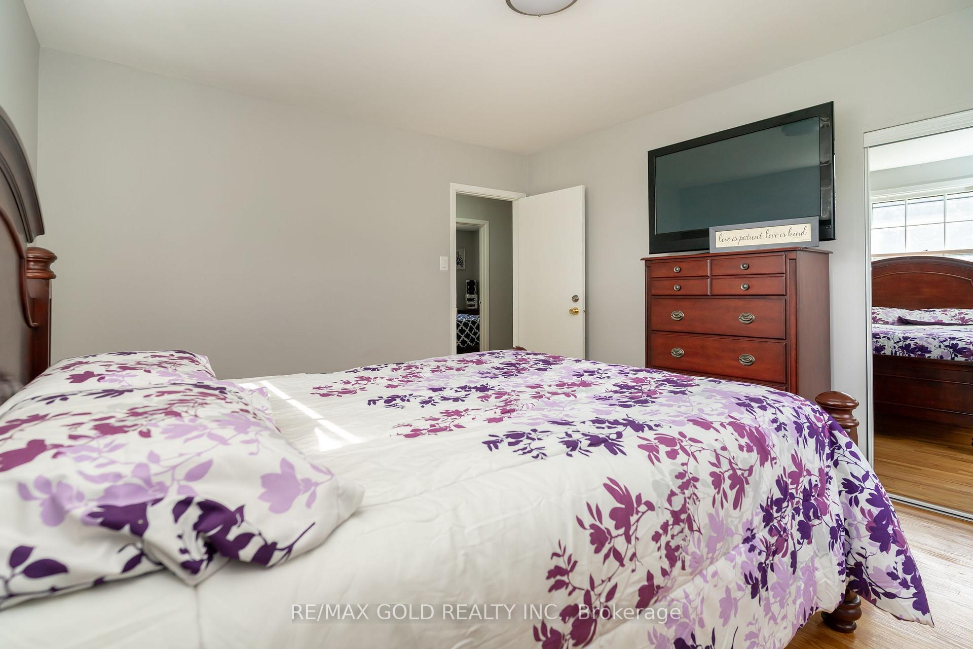 Photo 33 of 66 Danesbury Crescent, Brampton, Southgate — HOMEH