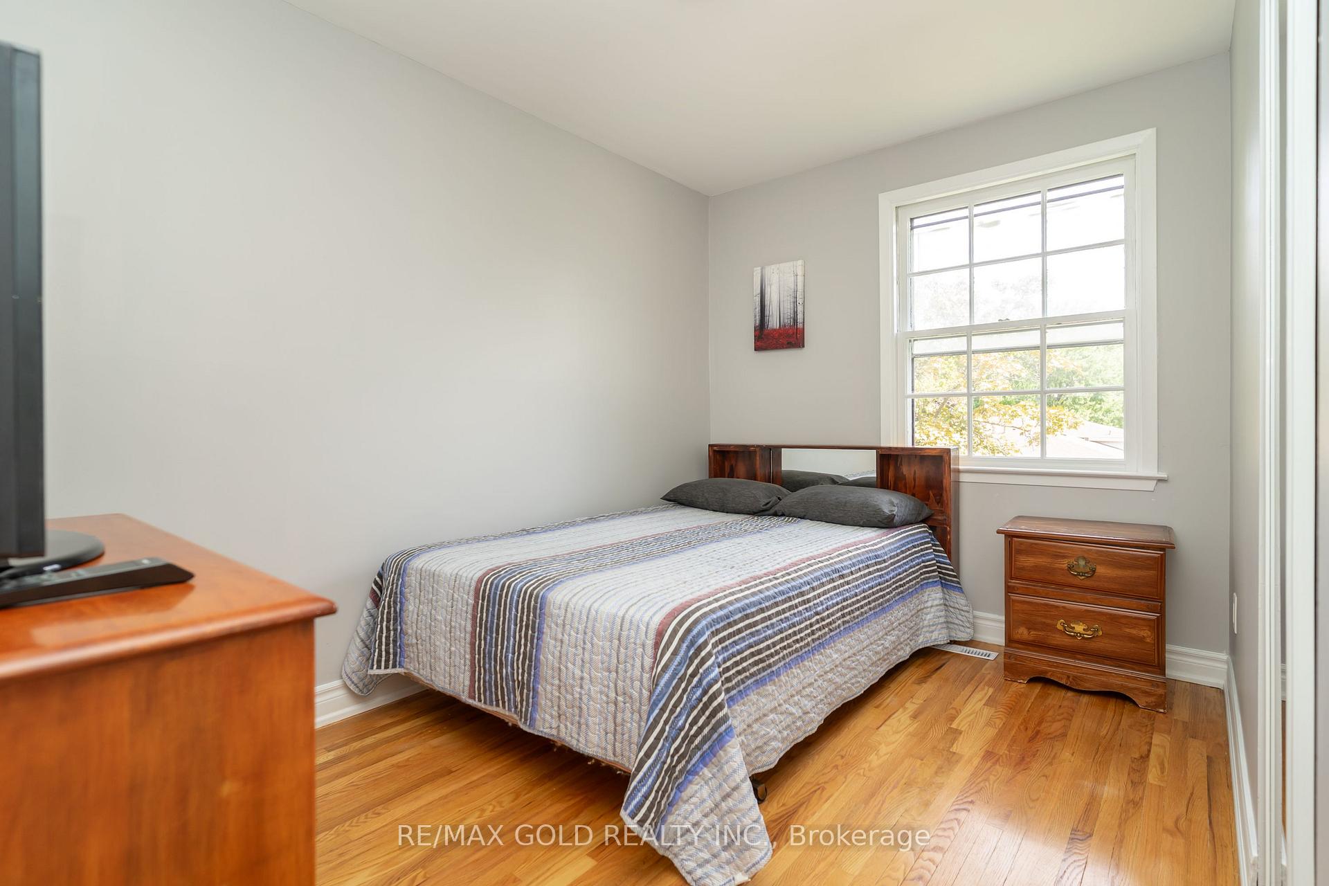 Photo 22 of 66 Danesbury Crescent, Brampton, Southgate — HOMEH