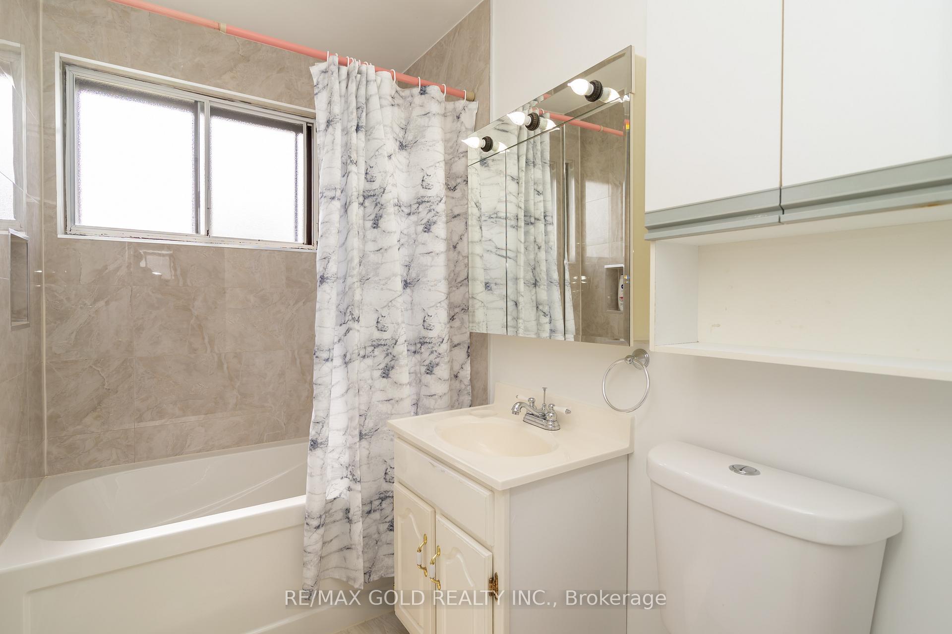 Photo 20 of 66 Danesbury Crescent, Brampton, Southgate — HOMEH
