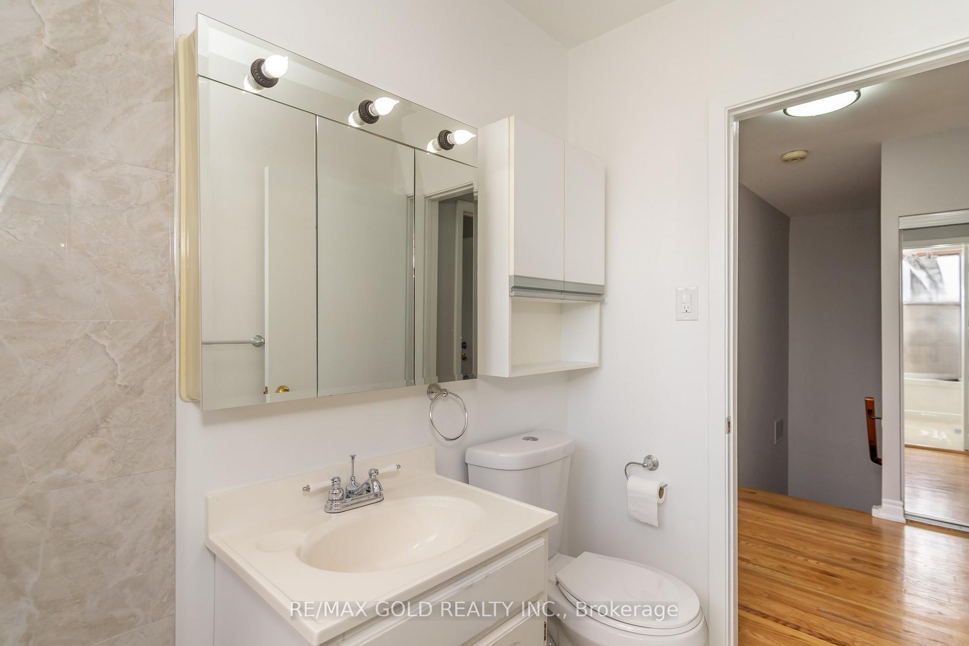 Photo 23 of 66 Danesbury Crescent, Brampton, Southgate — HOMEH