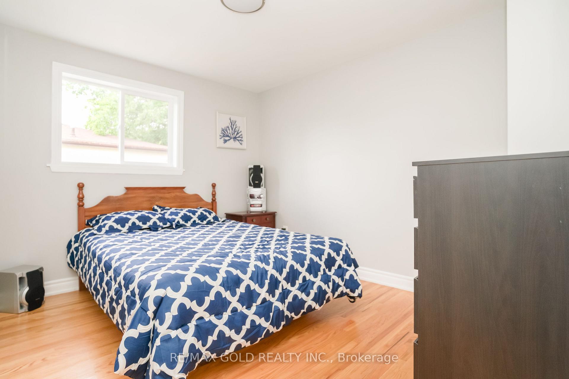 Photo 24 of 66 Danesbury Crescent, Brampton, Southgate — HOMEH
