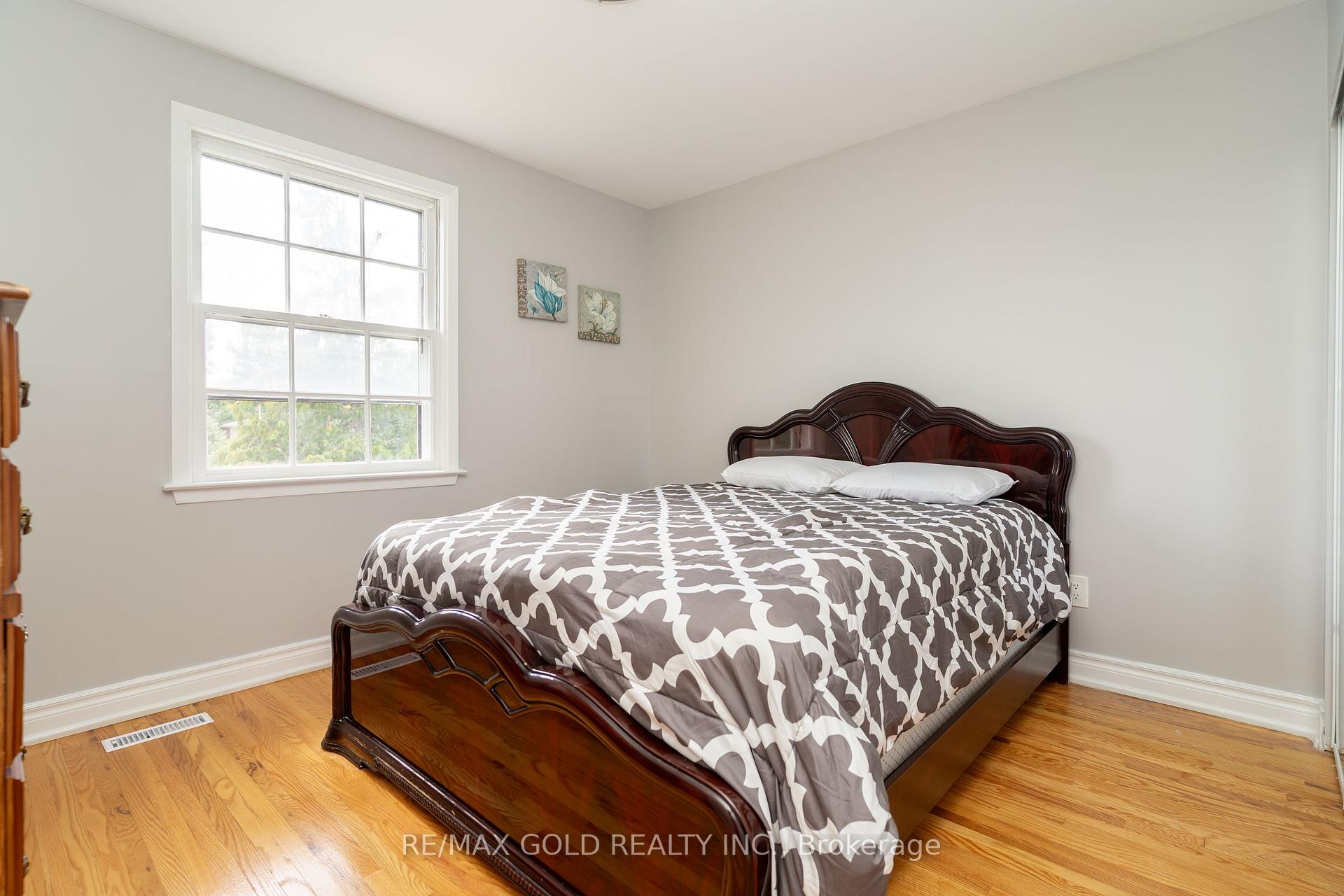 Photo 27 of 66 Danesbury Crescent, Brampton, Southgate — HOMEH