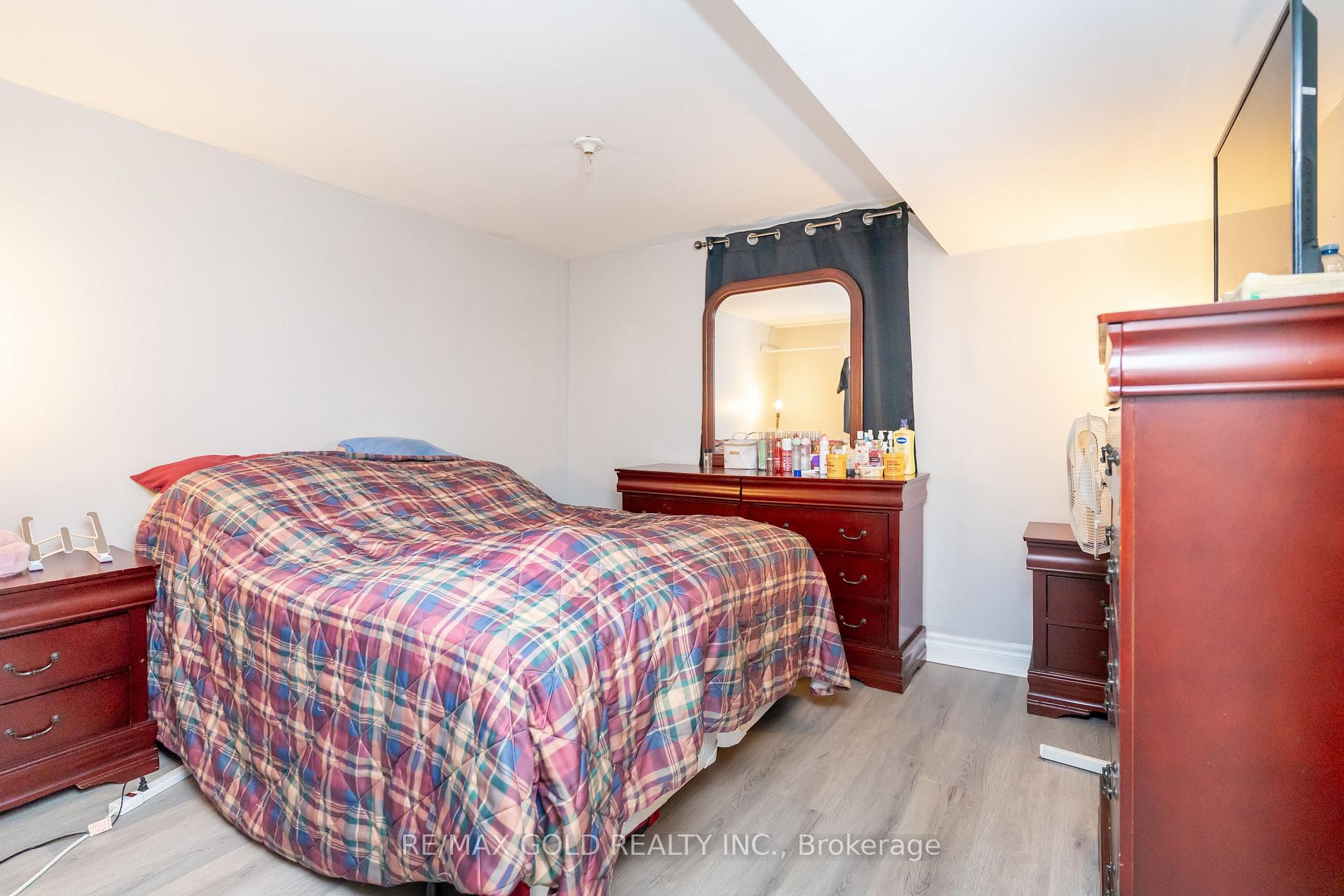 Photo 37 of 66 Danesbury Crescent, Brampton, Southgate — HOMEH