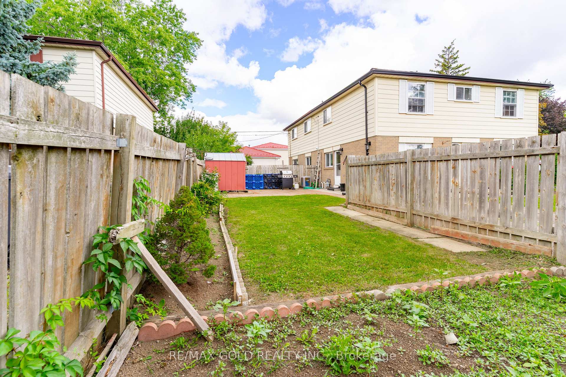 Photo 42 of 66 Danesbury Crescent, Brampton, Southgate — HOMEH