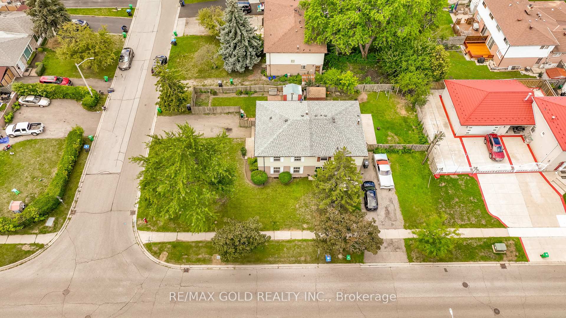 Photo 43 of 66 Danesbury Crescent, Brampton, Southgate — HOMEH