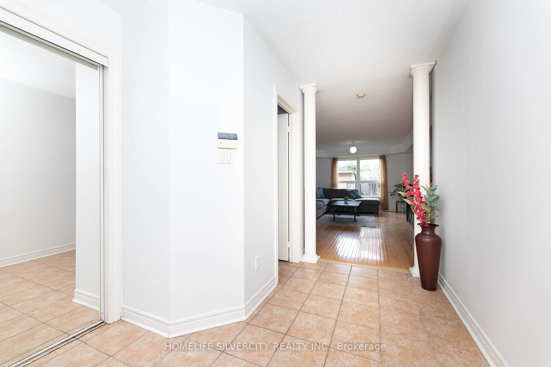 Photo 5 of 182 Tierra Avenue, Vaughan, Vellore Village — HOMEH