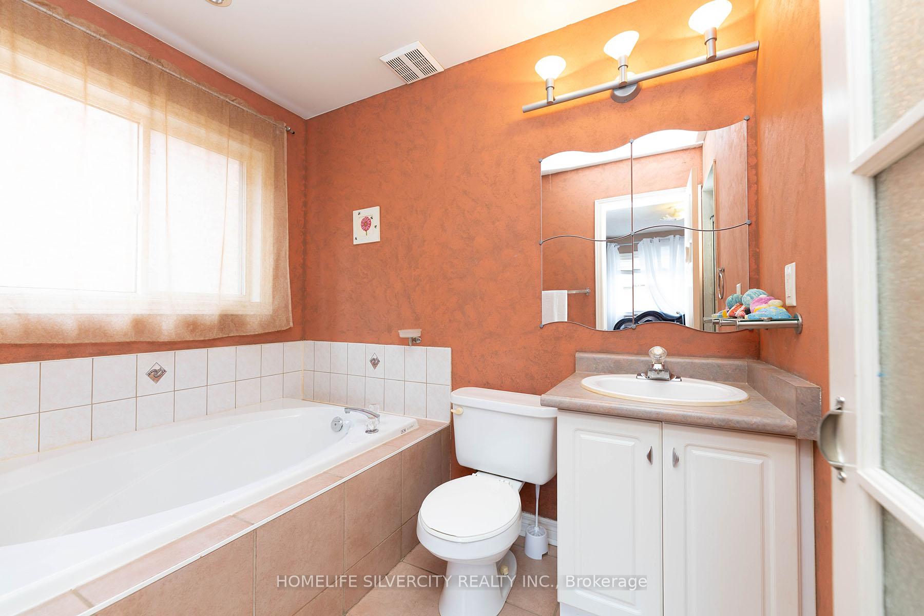 Photo 25 of 182 Tierra Avenue, Vaughan, Vellore Village — HOMEH