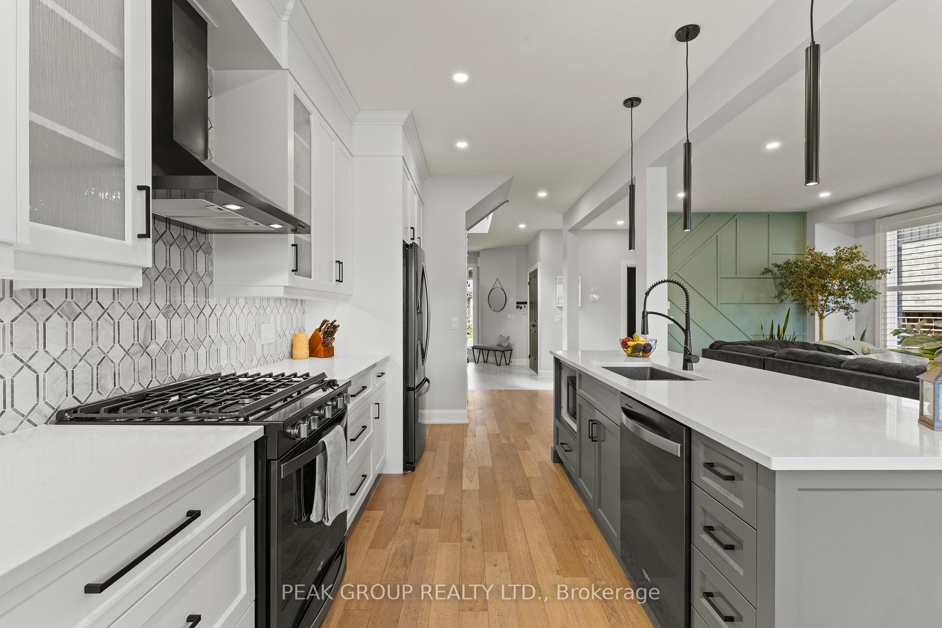 Photo 10 of 119 Susan Drive, Pelham, Fonthill — HOMEH