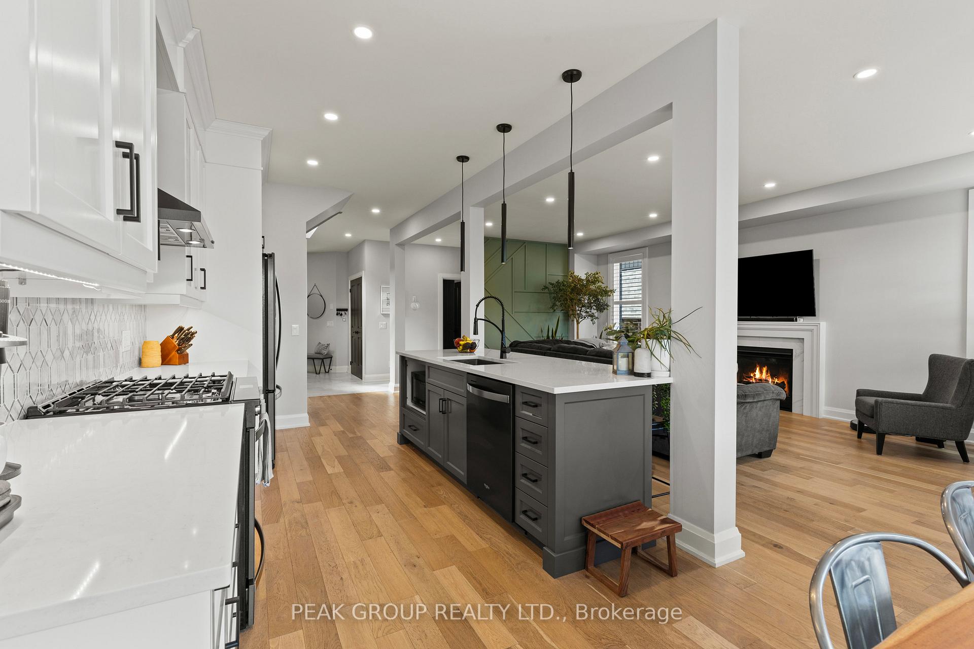 Photo 12 of 119 Susan Drive, Pelham, Fonthill — HOMEH