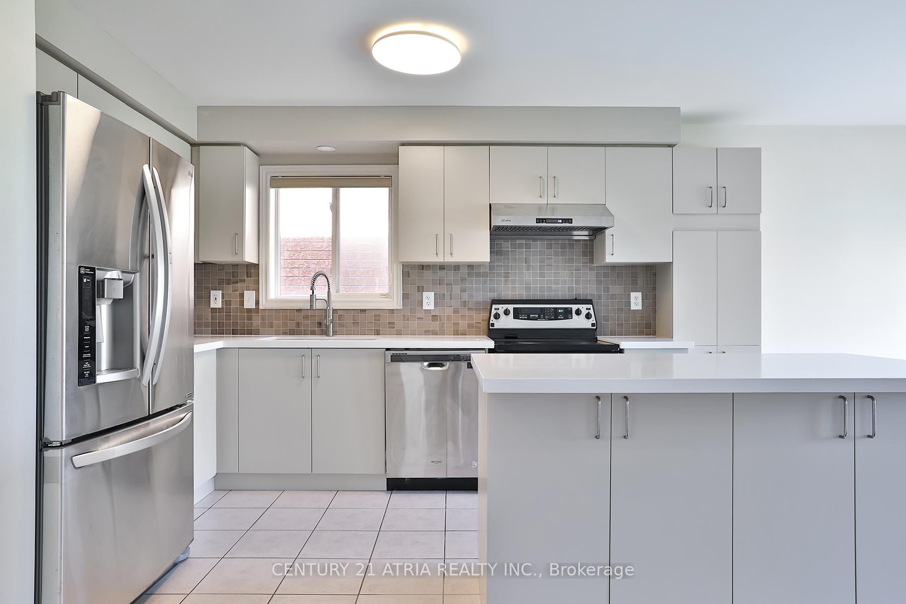 Photo 2 of 68 Sunburst Crescent, Markham, Greensborough — HOMEH