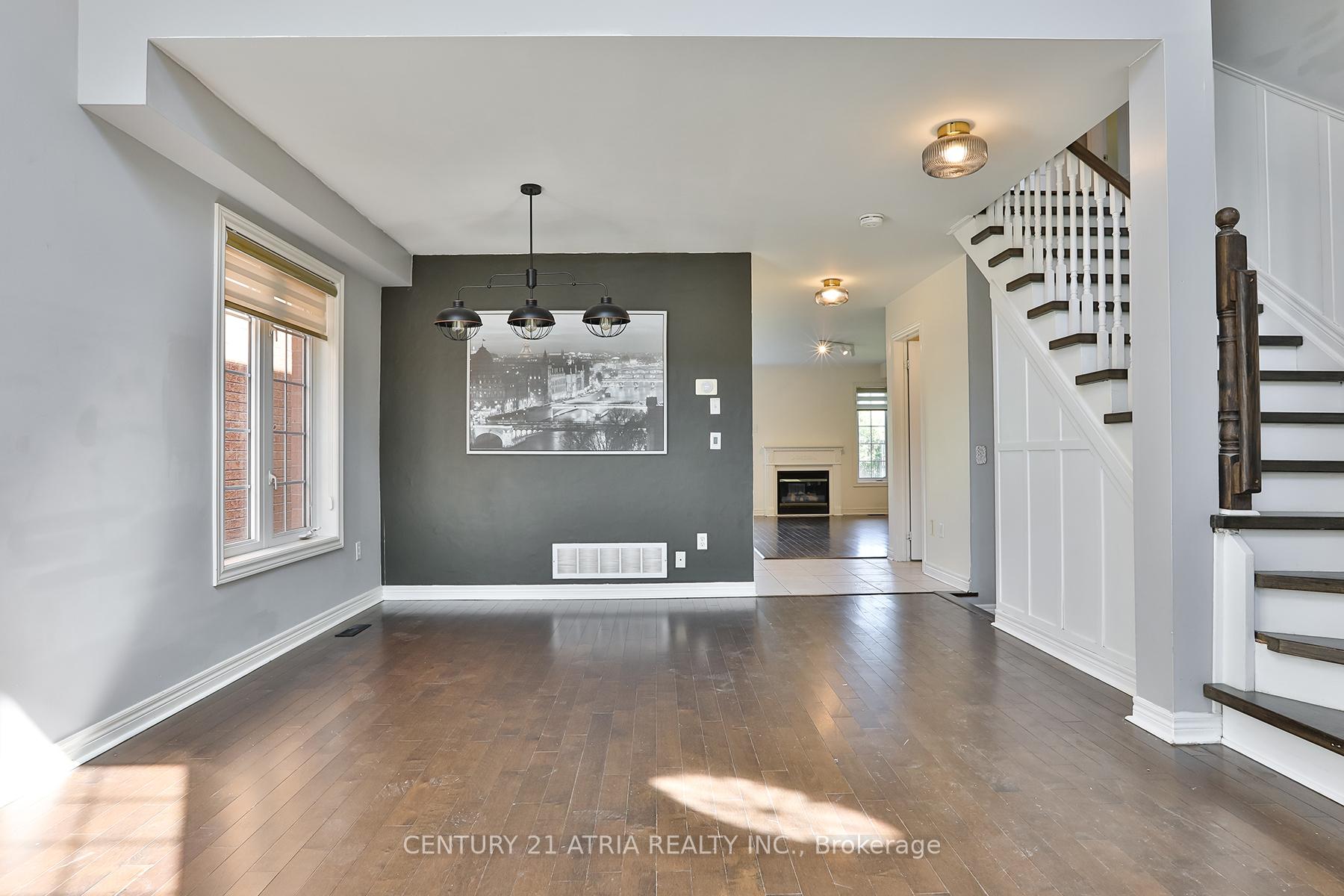Photo 4 of 68 Sunburst Crescent, Markham, Greensborough — HOMEH