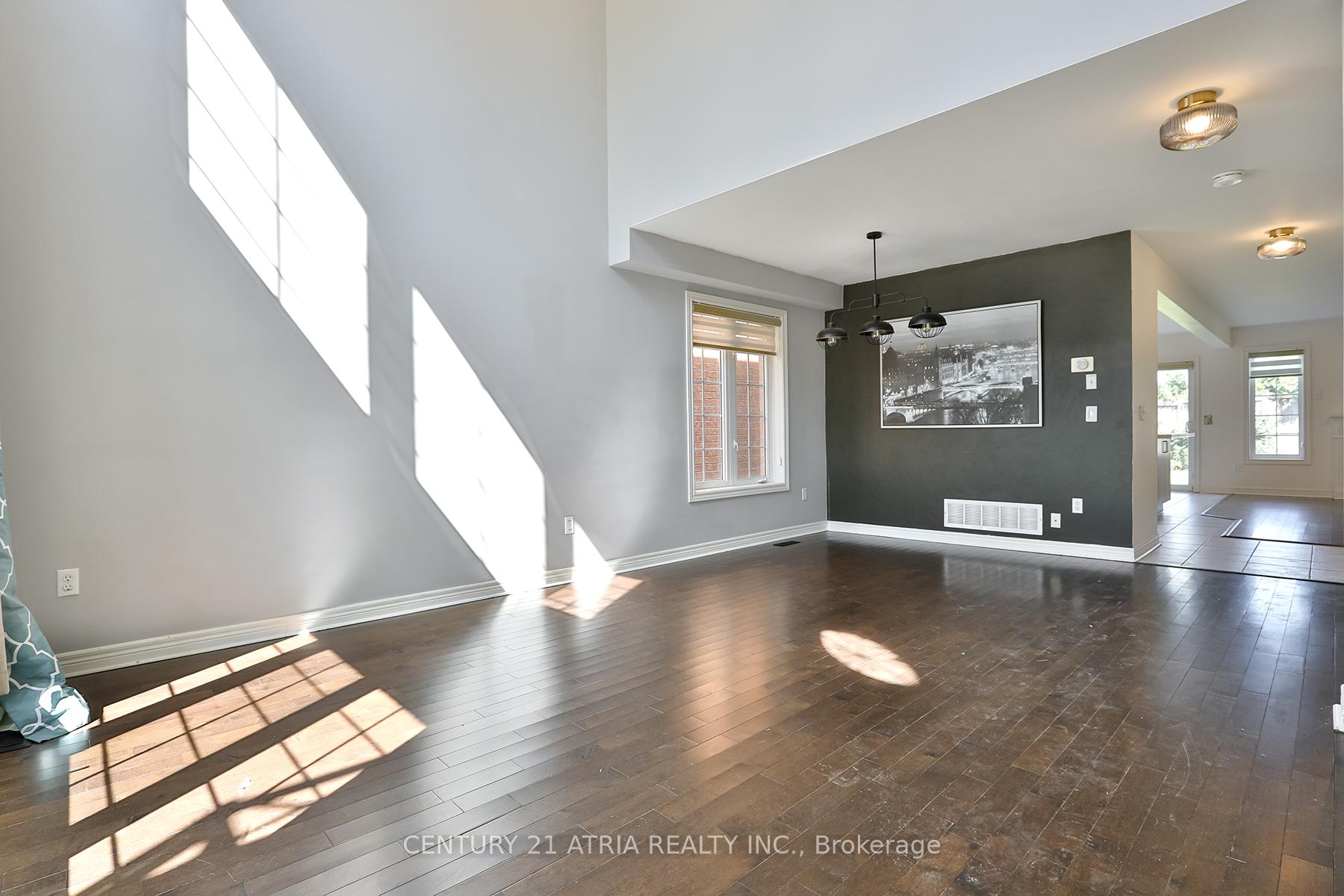 Photo 9 of 68 Sunburst Crescent, Markham, Greensborough — HOMEH