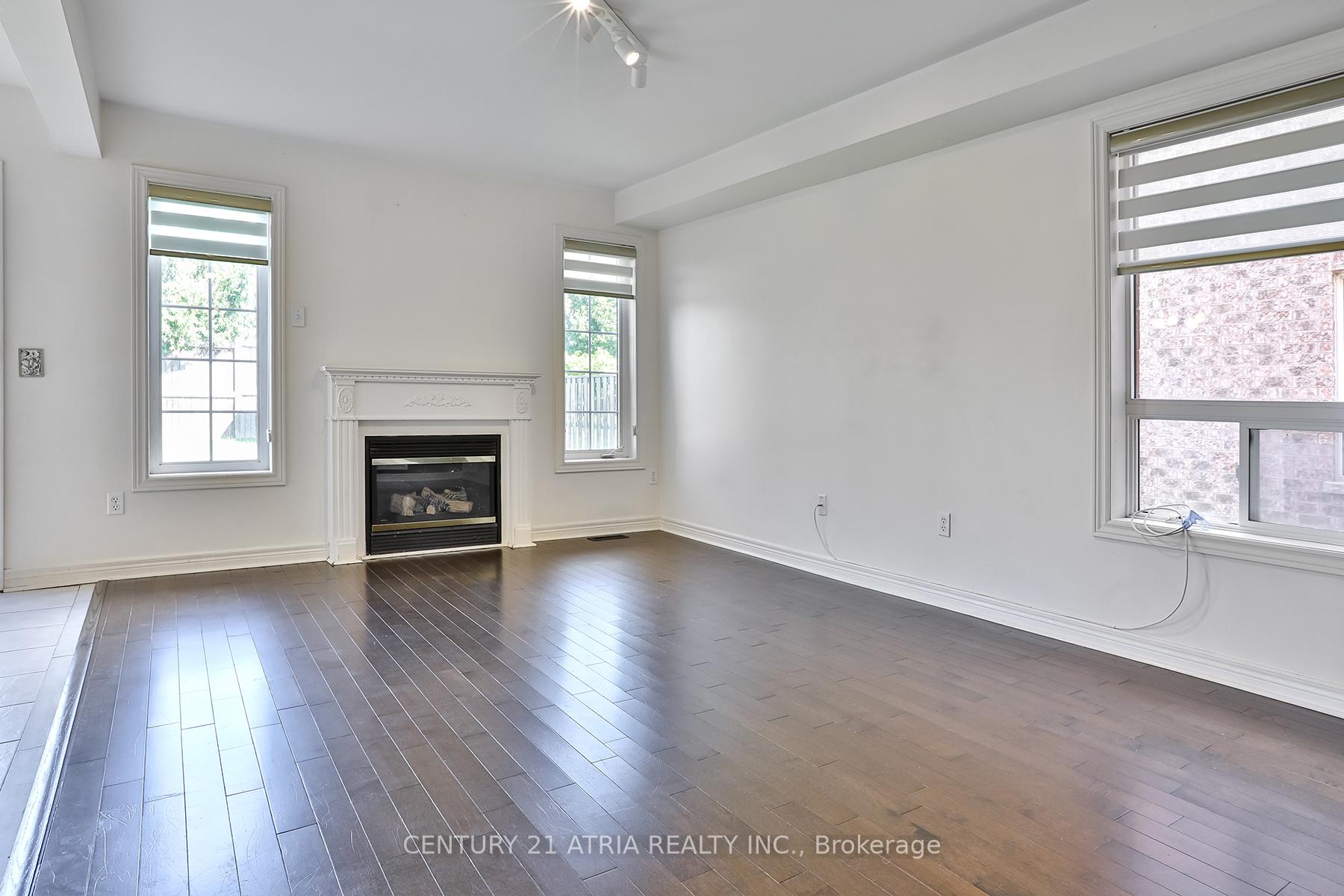 Photo 10 of 68 Sunburst Crescent, Markham, Greensborough — HOMEH