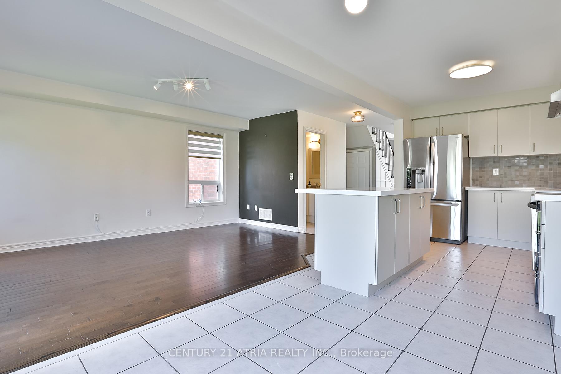 Photo 5 of 68 Sunburst Crescent, Markham, Greensborough — HOMEH