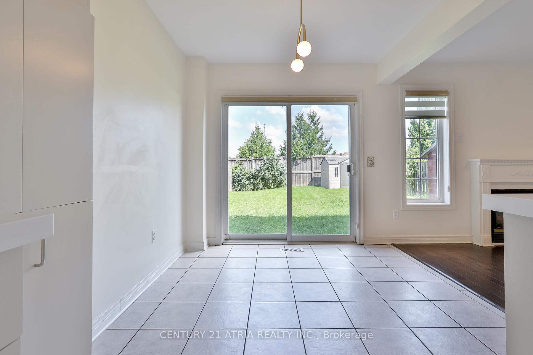 Photo 7 of 68 Sunburst Crescent, Markham, Greensborough — HOMEH