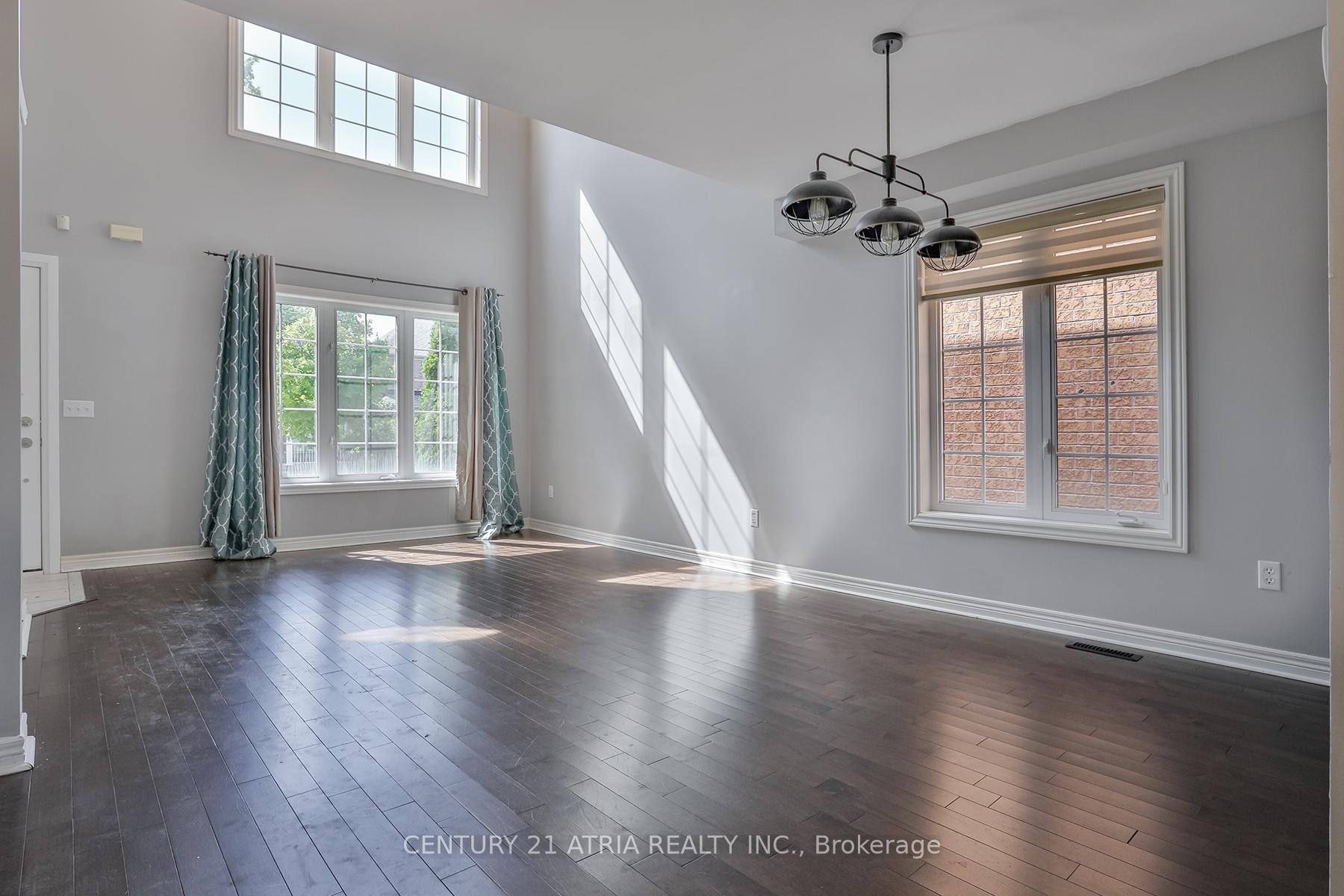 Photo 13 of 68 Sunburst Crescent, Markham, Greensborough — HOMEH