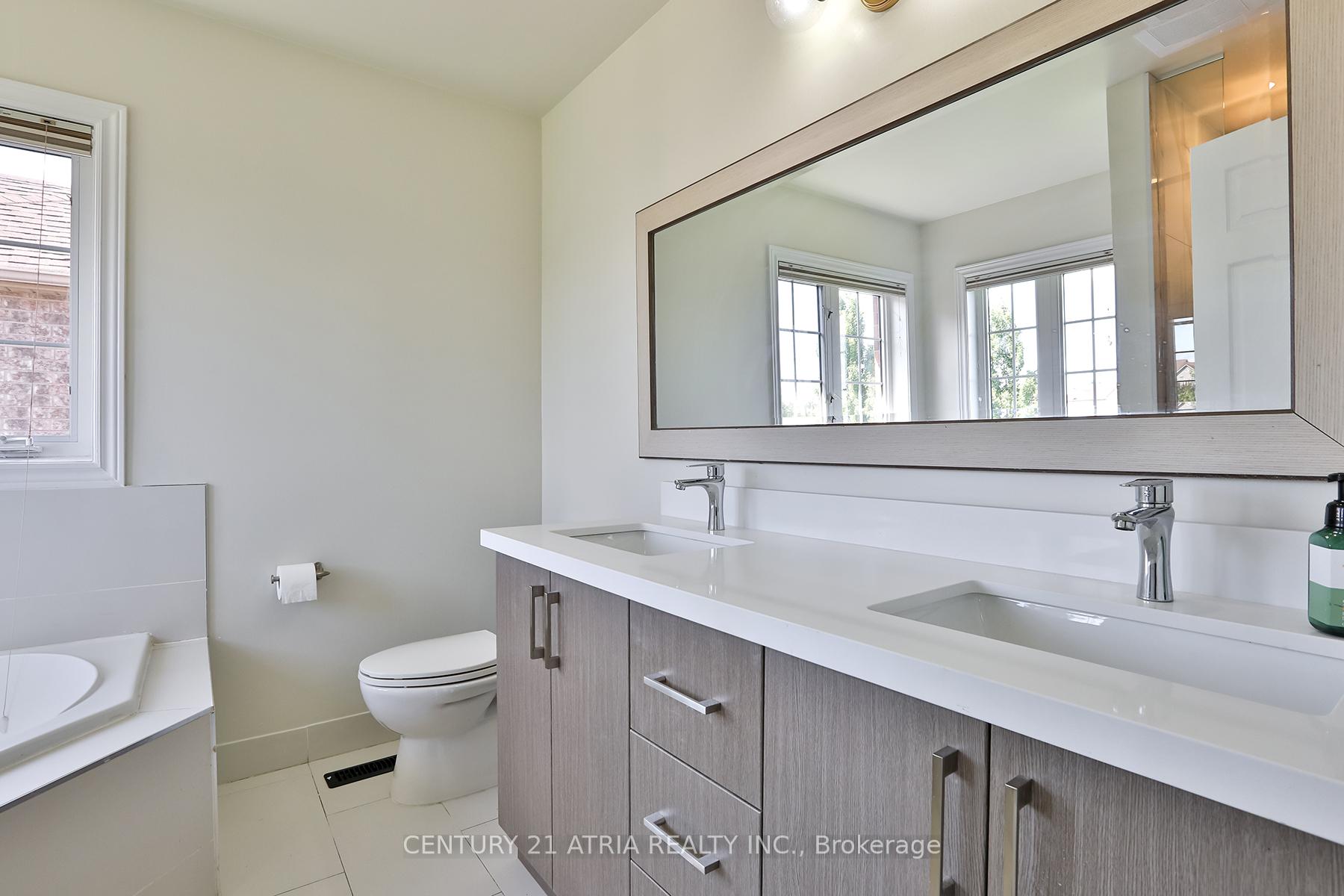 Photo 11 of 68 Sunburst Crescent, Markham, Greensborough — HOMEH
