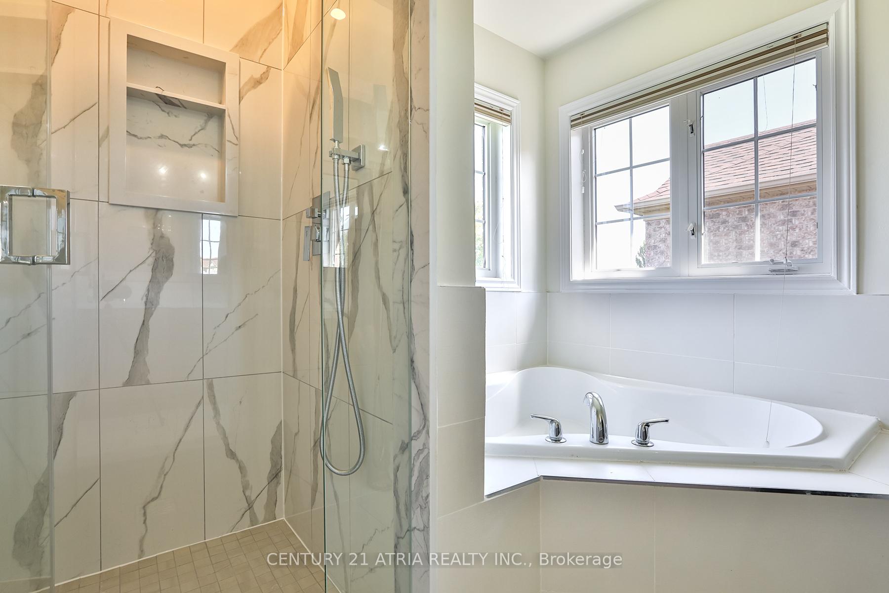 Photo 16 of 68 Sunburst Crescent, Markham, Greensborough — HOMEH