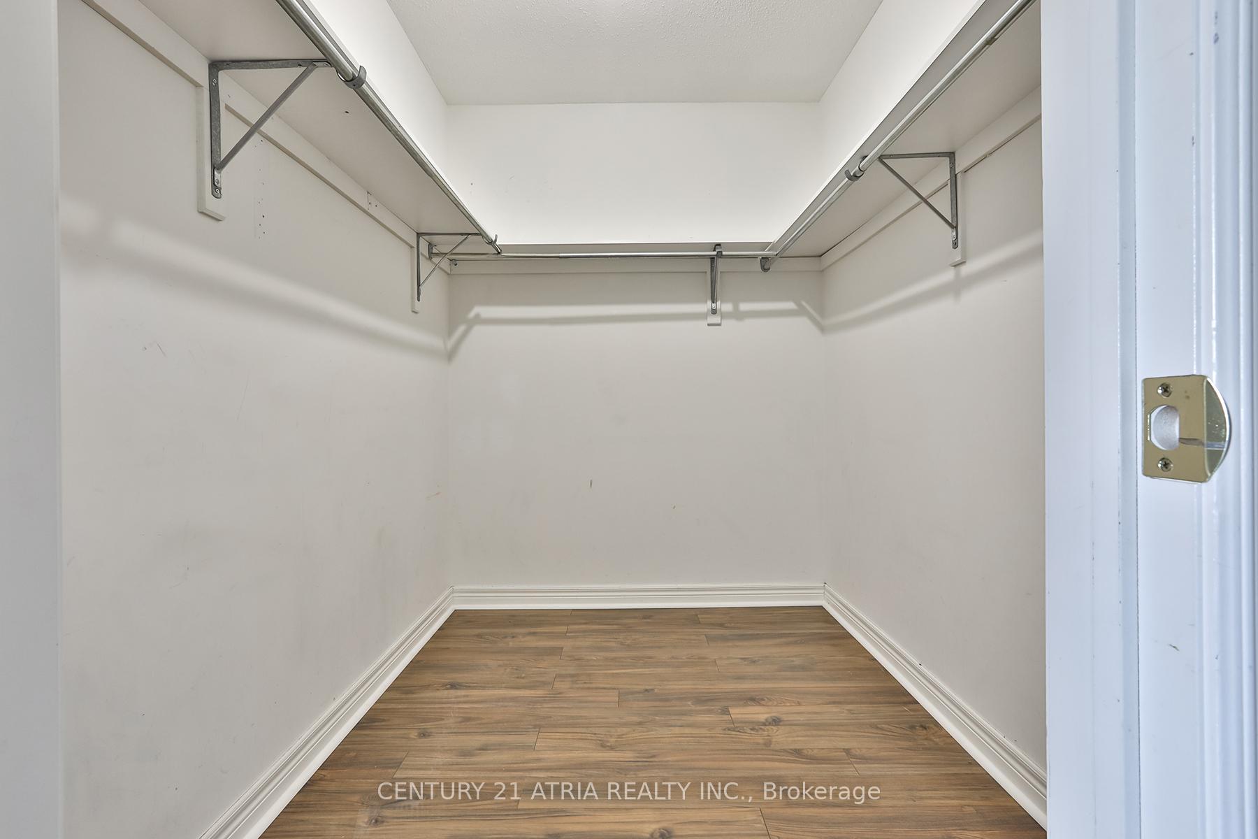 Photo 12 of 68 Sunburst Crescent, Markham, Greensborough — HOMEH