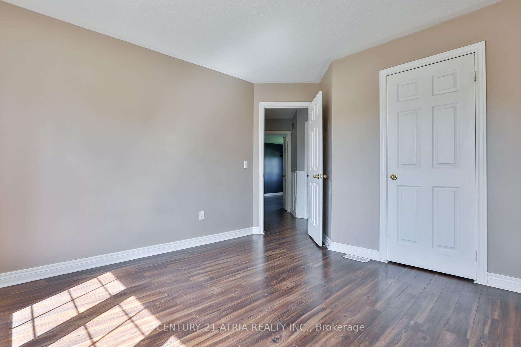 Photo 22 of 68 Sunburst Crescent, Markham, Greensborough — HOMEH