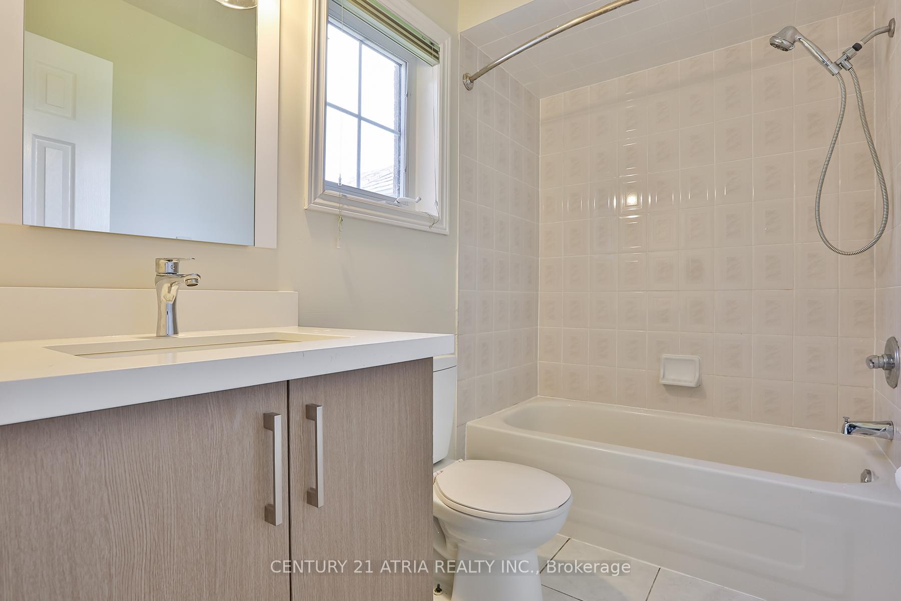 Photo 23 of 68 Sunburst Crescent, Markham, Greensborough — HOMEH