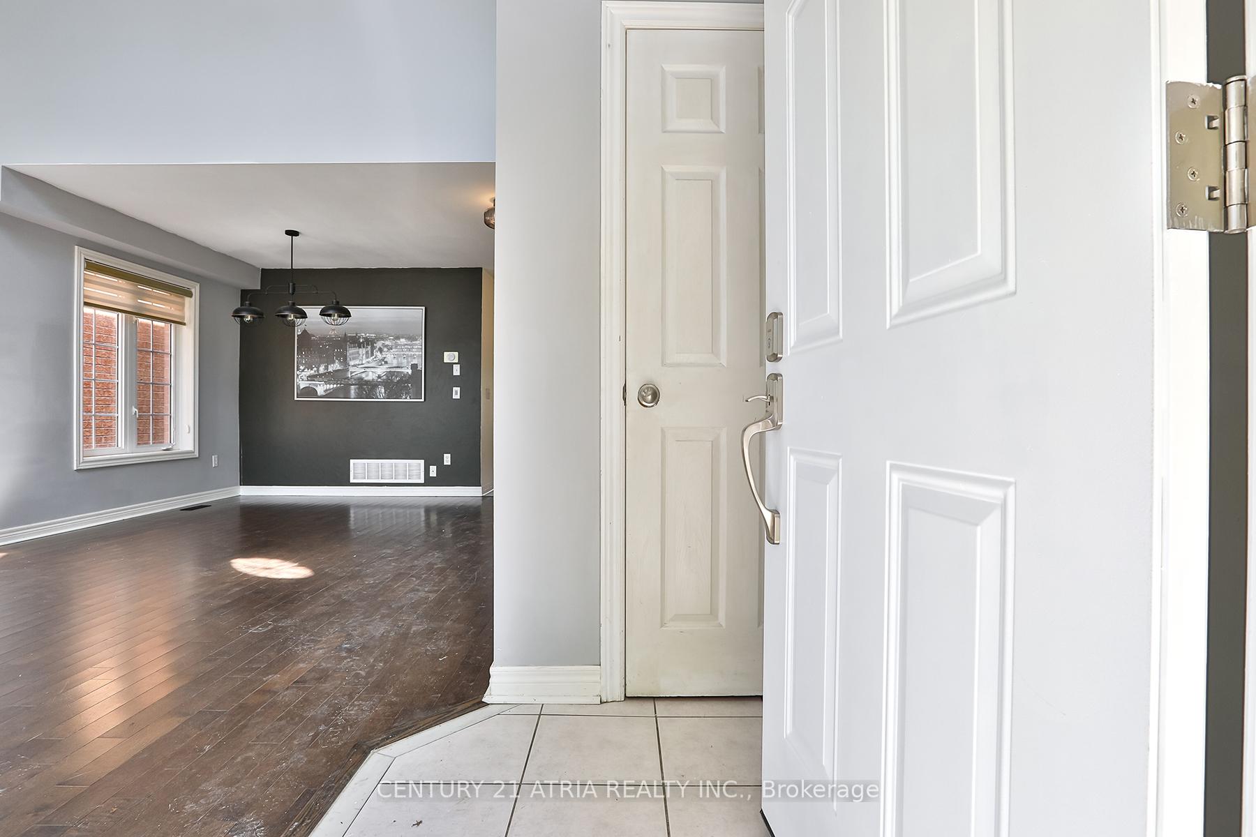 Photo 21 of 68 Sunburst Crescent, Markham, Greensborough — HOMEH