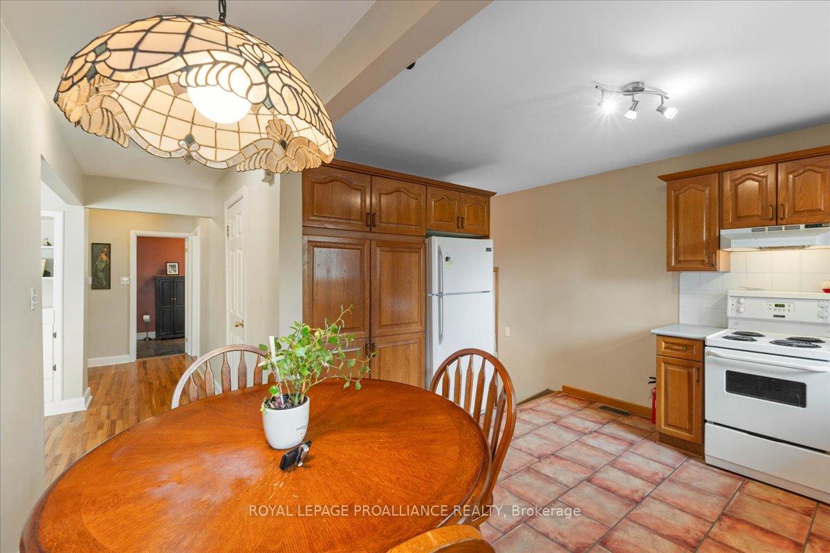 Photo 3 of 356 Dufferin Avenue, Belleville, Belleville Ward — HOMEH