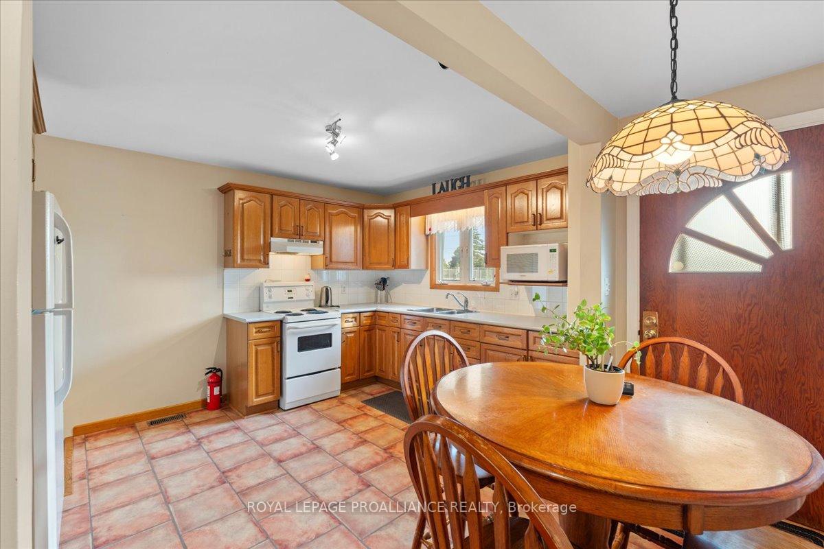 Photo 4 of 356 Dufferin Avenue, Belleville, Belleville Ward — HOMEH