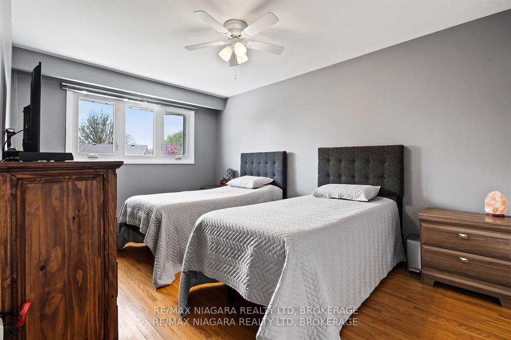 Photo 10 of 36 Bendingroad Crescent, St. Catharines, Lakeport — HOMEH