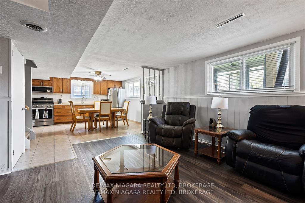 Photo 17 of 36 Bendingroad Crescent, St. Catharines, Lakeport — HOMEH