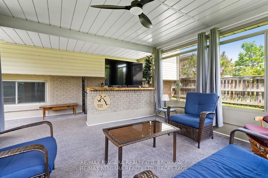 Photo 15 of 36 Bendingroad Crescent, St. Catharines, Lakeport — HOMEH