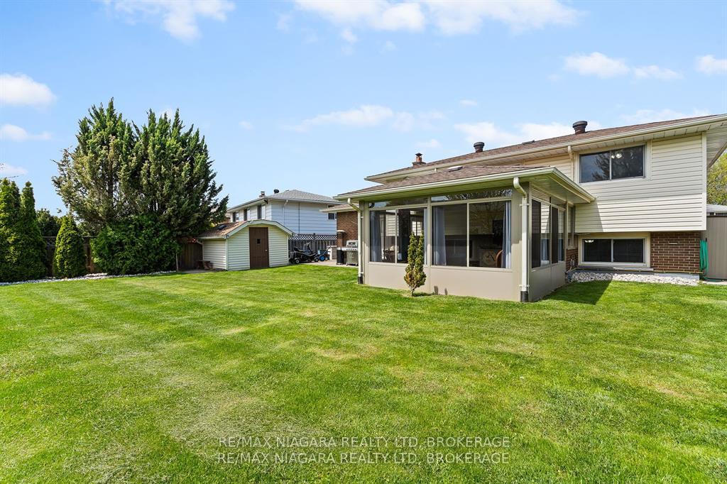 Photo 24 of 36 Bendingroad Crescent, St. Catharines, Lakeport — HOMEH