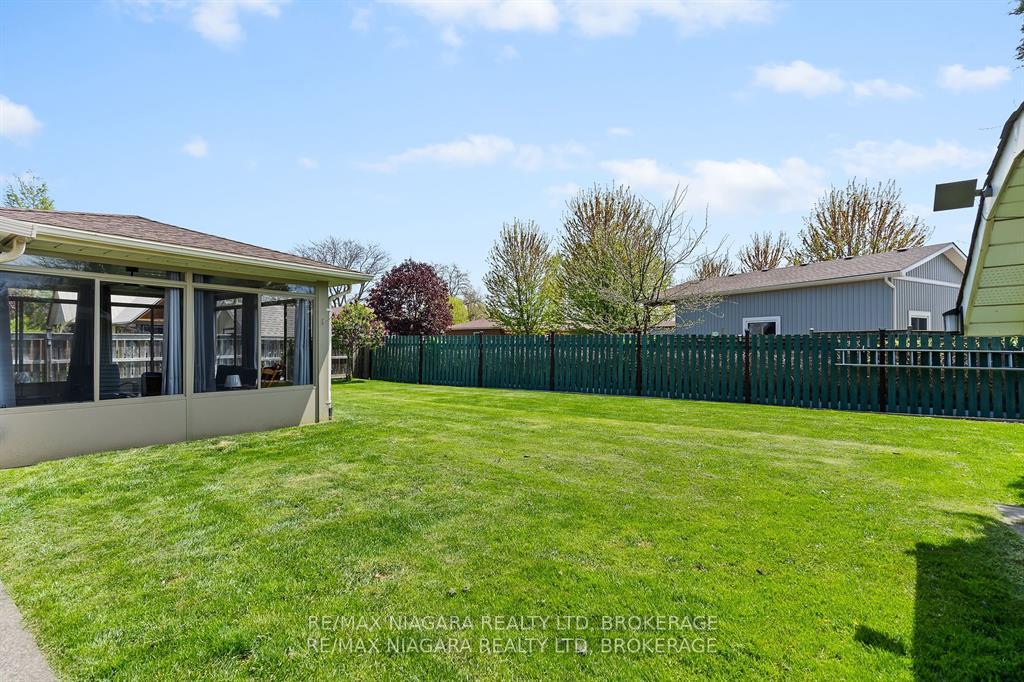 Photo 21 of 36 Bendingroad Crescent, St. Catharines, Lakeport — HOMEH