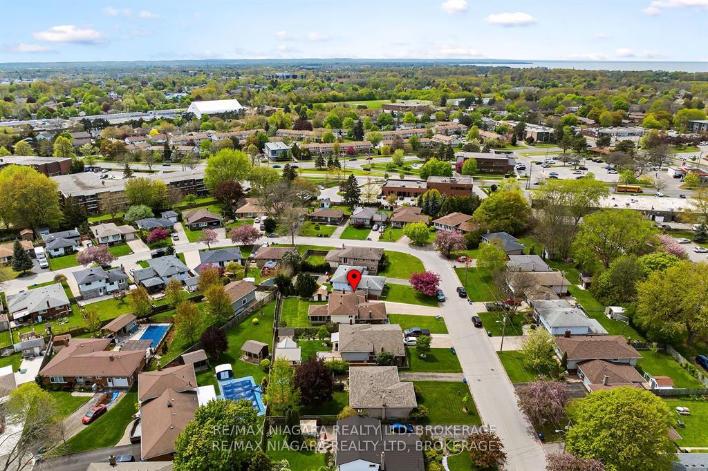 Photo 23 of 36 Bendingroad Crescent, St. Catharines, Lakeport — HOMEH