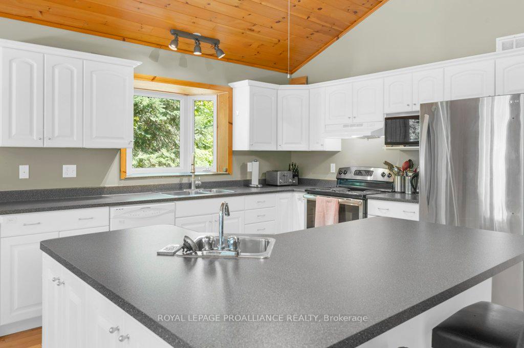 Photo 22 of 357 Clear Lake Lane 11, Tay Valley, Bathurst/Burgess & Sherbrooke (South Sherbrooke) Twp — HOMEH