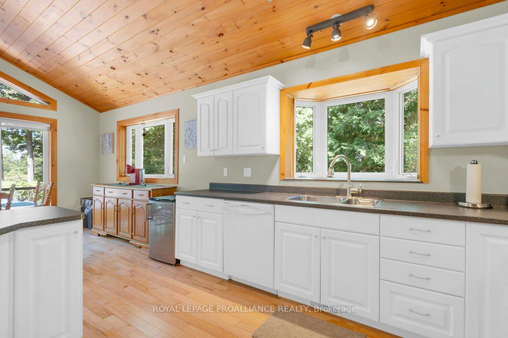 Photo 16 of 357 Clear Lake Lane 11, Tay Valley, Bathurst/Burgess & Sherbrooke (South Sherbrooke) Twp — HOMEH