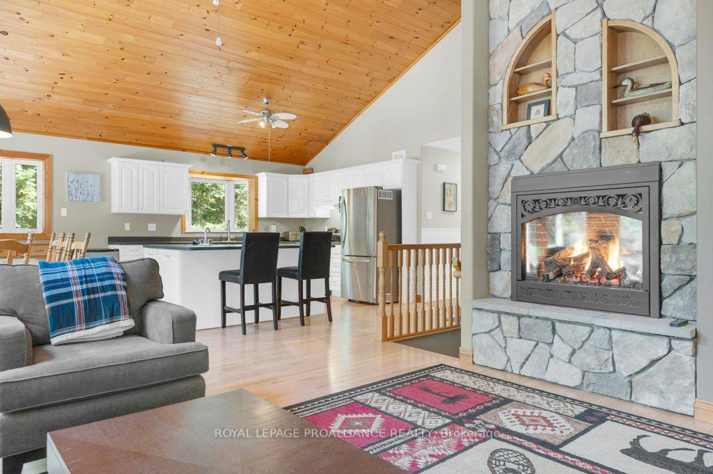 Photo 10 of 357 Clear Lake Lane 11, Tay Valley, Bathurst/Burgess & Sherbrooke (South Sherbrooke) Twp — HOMEH