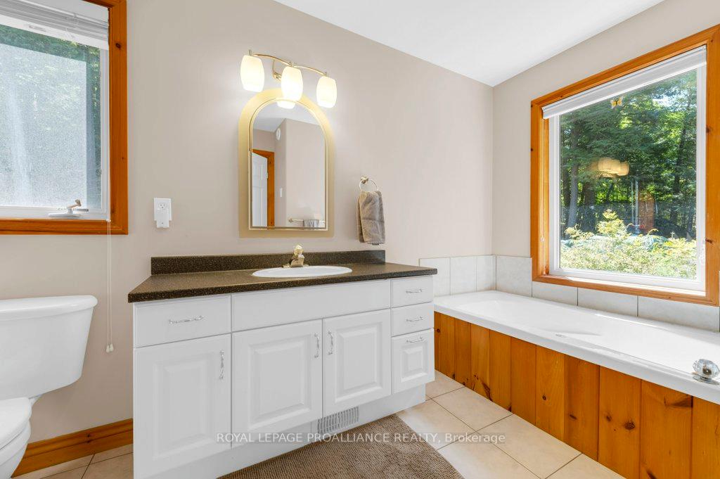 Photo 24 of 357 Clear Lake Lane 11, Tay Valley, Bathurst/Burgess & Sherbrooke (South Sherbrooke) Twp — HOMEH