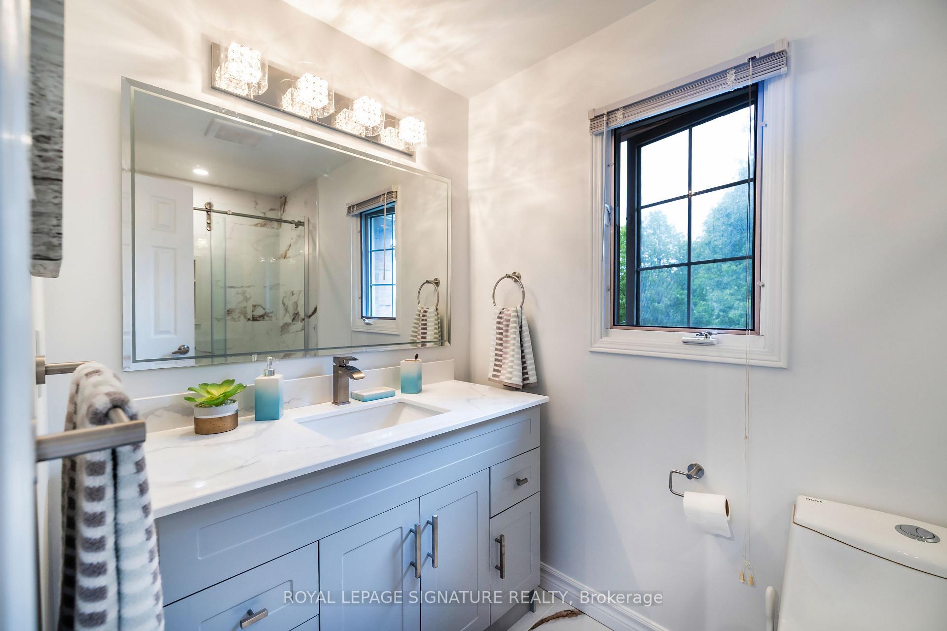 Photo 30 of 27 Twelve Oaks Drive, Aurora, Aurora Village — HOMEH