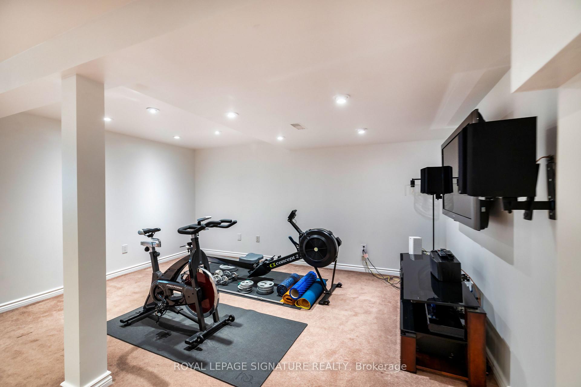Photo 32 of 27 Twelve Oaks Drive, Aurora, Aurora Village — HOMEH