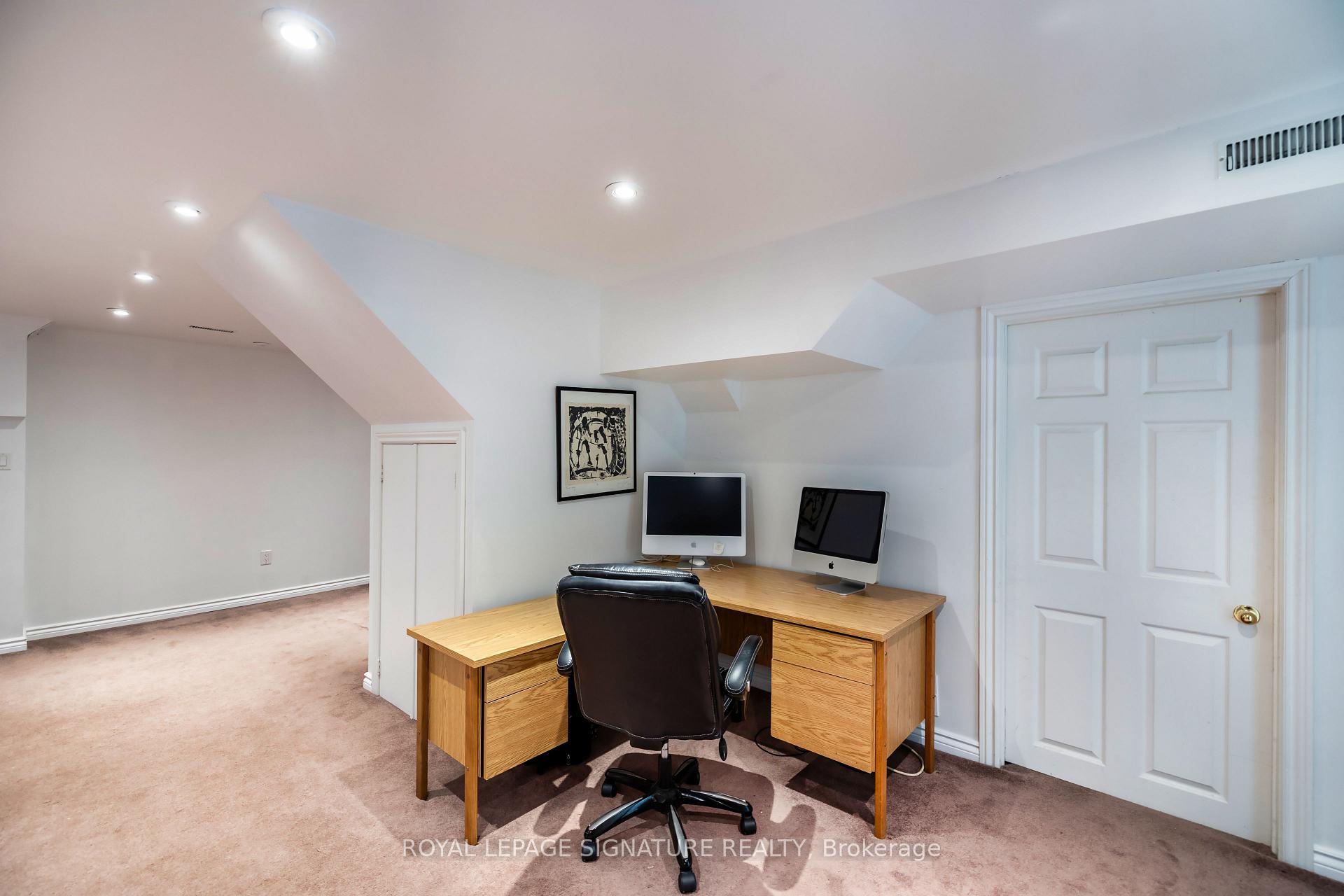 Photo 42 of 27 Twelve Oaks Drive, Aurora, Aurora Village — HOMEH