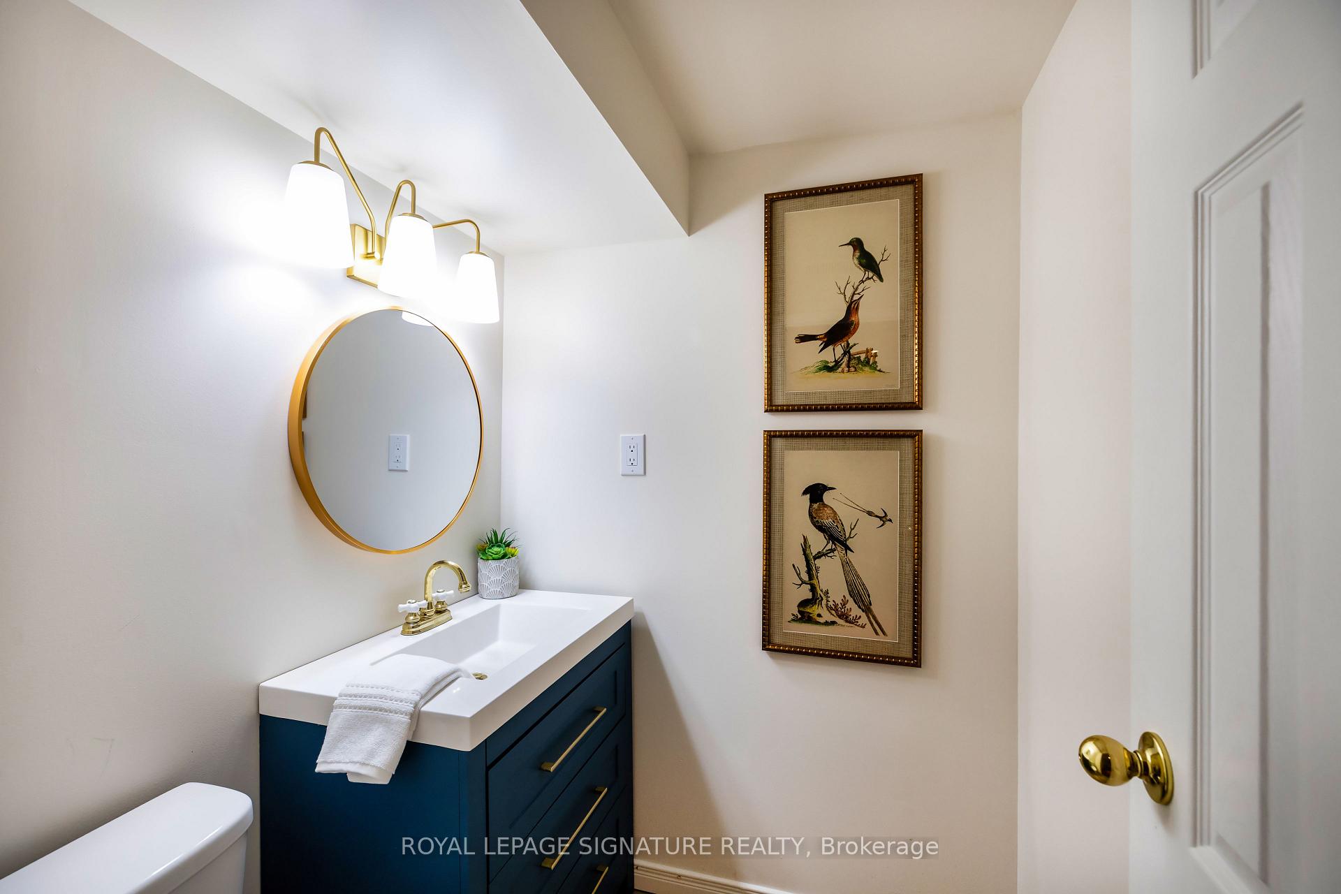 Photo 16 of 27 Twelve Oaks Drive, Aurora, Aurora Village — HOMEH