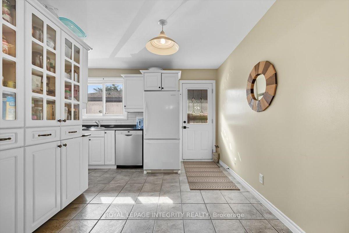 Photo 10 of 1293 Maitland Avenue, Ottawa, Copeland Park — HOMEH